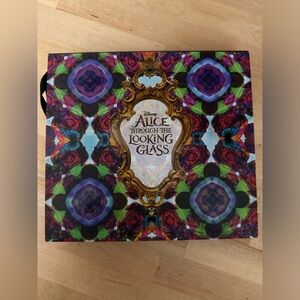 Urban Decay Alice in Wonderland eyeshadow palette